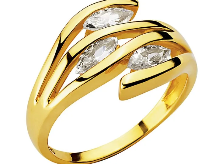 Złoty pierścionek z cyrkoniami