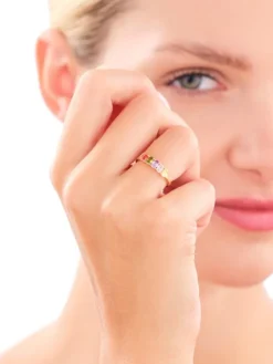 Złoty pierścionek z cyrkoniami