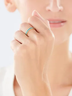 Złoty pierścionek z emalią