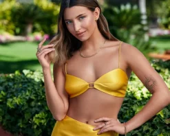 Złoty pierścionek z emalią