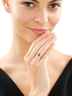 Złoty pierścionek z opalitem