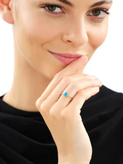 Złoty pierścionek z opalitem