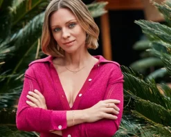 Złoty pierścionek z rubinem syntetycznym i cyrkoniami