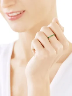 Złoty pierścionek ze szmaragdami syntetycznymi - Eternity