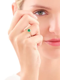 Złoty pierścionek ze szmaragdem syntetycznym